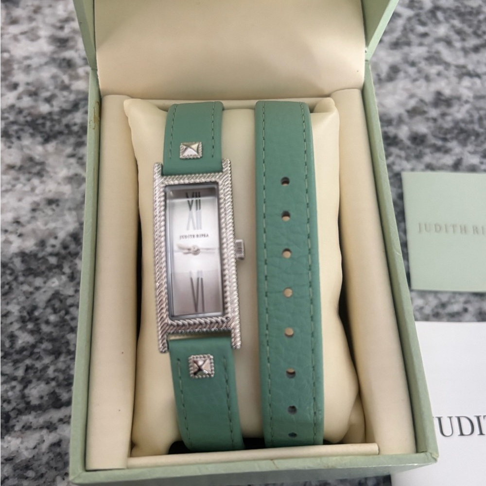 Water resistant Judith Ripka NEW watch - Picture 8 of 10